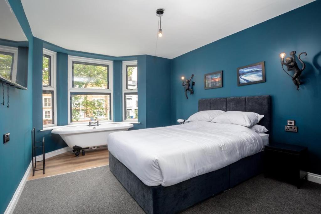 23 Trafalgar Square With Hot Tub And Cinema Scarborough Exterior foto