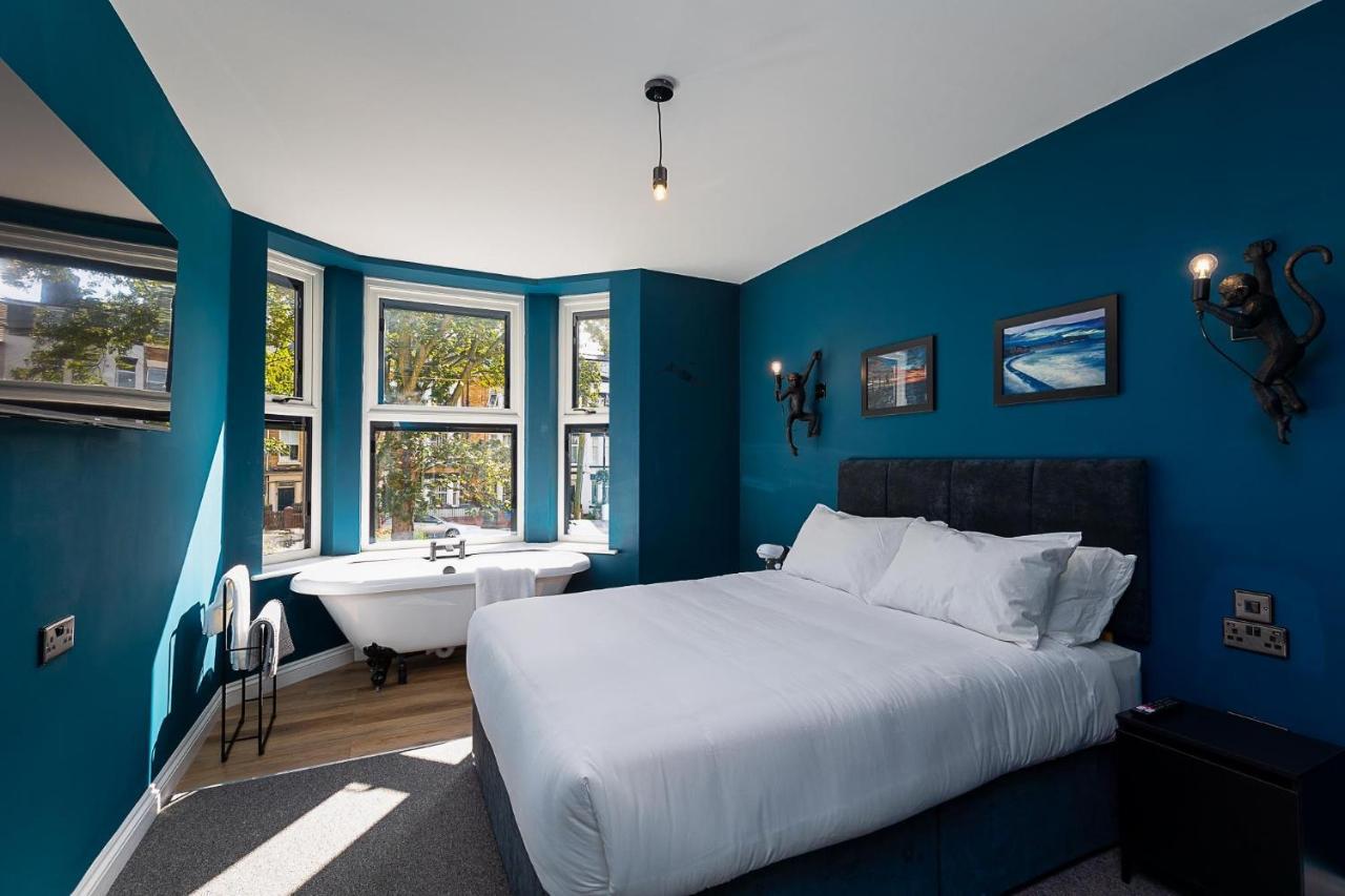 23 Trafalgar Square With Hot Tub And Cinema Scarborough Exterior foto